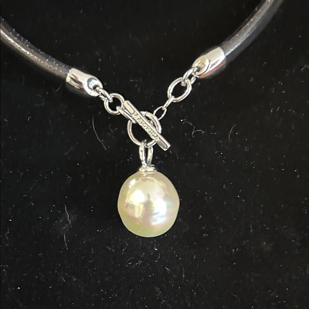 Elegant Black and Silver Pearl Majorica Jewelry Set - Picture 8 of 12